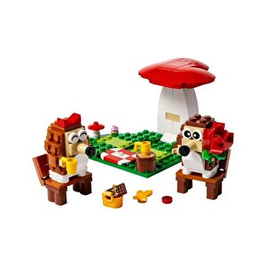 Seasonal 40711 Hedgehog Picnic Date