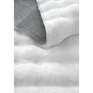 Cool Halı Pretty Beyaz Yıkanabilir Kabartmalı Yumoş Halı Kaymaz Suni Kürk Tavşan Post Peluş Halı