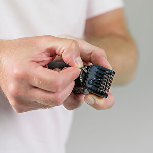 Wahl 9893 Extreme Grip Advanced Hepsi Bir Arada Şarjlı Erkek Bakım Kiti 09893-0460