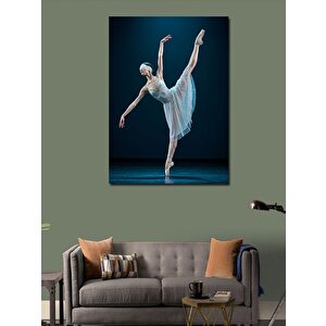 Kanvas Tablo Sahne Işıklarında Balerin 70x100 cm