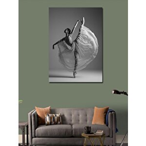 Kanvas Tablo Siyah Beyaz Balerin Ve Yüksek Poz 100x140 cm