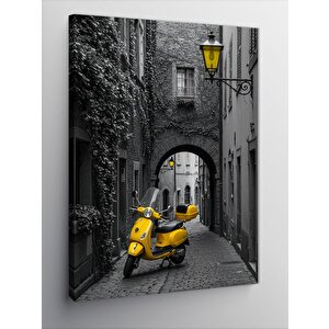 Kanvas Tablo Dar Sokak Ve Sarı Vespa 70x100 cm