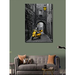 Kanvas Tablo Dar Sokak Ve Sarı Vespa 50x70 cm