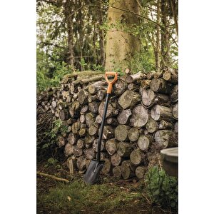 Fiskars 1066716 Solid Sivri Uçlu Çok Amaçlı Kürek