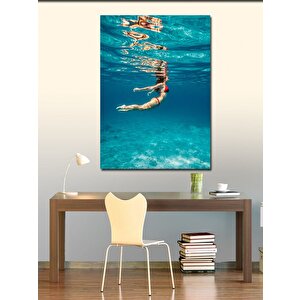 Kanvas Tablo Denizde Kadın Silüeti Ve Sualtı Huzuru 70x100 cm