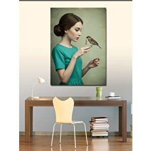 Kanvas Tablo Kuşla Dostluk Kurmuş Kadın 70x100 cm