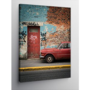 Kanvas Tablo Duvar Kenarında Klasik Araba 70x100 cm