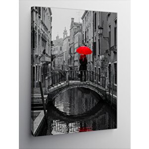 Kanvas Tablo Yağmurlu Sokakta Kırmızı Şemsiye 70x100 cm