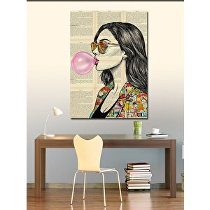 Kanvas Tablo Sakız Çiğneyen Gözlüklü Kadın 100x140 cm