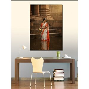 Kanvas Tablo Geleneksel Hintli Kadın 100x140 cm