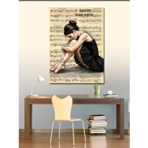 Kanvas Tablo Notaların Arasında Oturan Kadın 50x70 cm