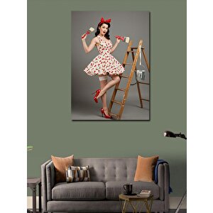 Kanvas Tablo Retro Tarzda Merdivenle Kadın 100x140 cm