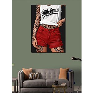 Kanvas Tablo Kırmızı Şortlu Dövmeli Kadın 100x140 cm