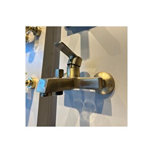 Mat Gold Duş Sistemi Mat Gold Tepe Yağmurlama Armatür Dahil Komple Set Fırçalanmış Dore Gold Kare
