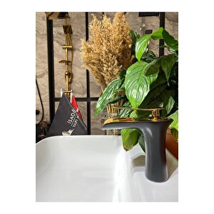 Siyah Lavabo Bataryası Şelale Musluk Altın Siyah Lavabo Bataryası Şelale Akışlı