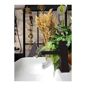 Mat Siyah Lavabo Bataryası