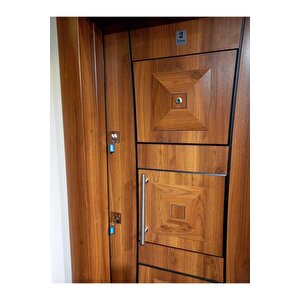 Çelik Kapi Ahşap Kaplama Çelik Kapi, Kabartmalı Model Daire Kapısı Sağ
