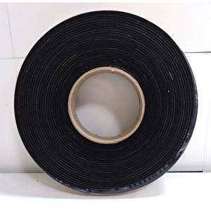 Kapı Pencere İzolasyon Bandı Yapışkan Sünger 2 Mm Kalınlık 35 Mm Genişlik 10 Metre Uzunluk / Epdm-2*35