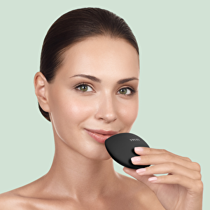 Anında Belirginlik Sağlayan Dudak Dolgunlaştırıcı Ve Güçlendirici | Lip Volumizer & Booster