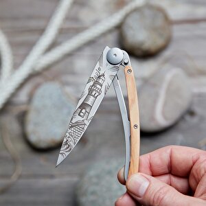 Deejo 37g, Olive Wood / Lighthouse Çakı