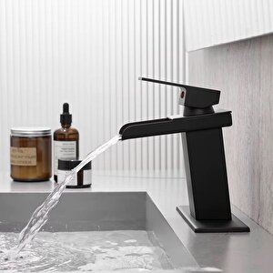 Lavabo Bataryasi Mat Si̇yah Şelale Kare Gövde Eği̇mli̇ Havza Banyo Armatür Çi̇ft Gi̇ri̇ş Lüks Ergonami̇k