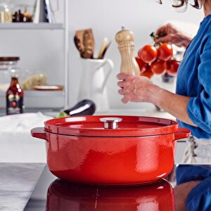 Kitchenaid Cc006063-001 5.6 Litre 30 Cm. Oval Döküm Demir Tencere - Kırmızı