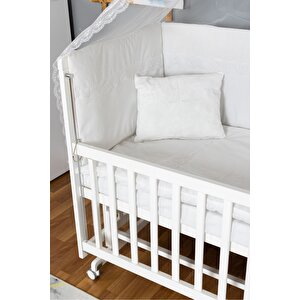 Ahşap Beşik Anne Yanı Beşik Beyaz 60x120 - Beyaz Güpür Uyku Seti + Yataklı + Tekerlekli