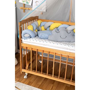 Ahşap Beşik Anne Yanı Beşik Vernikli 60x120 - Mavi Sarı Örgü Uyku Seti Seti + Yatak + Tekerlekli