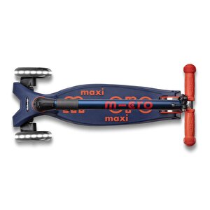 Maxi Micro Deluxe Led Foldable Navy Scooter
