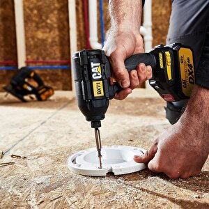 Cat Dx71.2 18volt 4.0ah Li-ion Çift Akülü 215nm Kömürsüz Profesyonel Şarjlı Darbeli Tornavida
