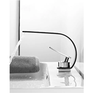 Mat Siyah Şelale Banyo Lavabo Bataryası