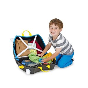 Trunki Korsan Pedro Binilen Ve Sürülen Çocuk Bavulu
