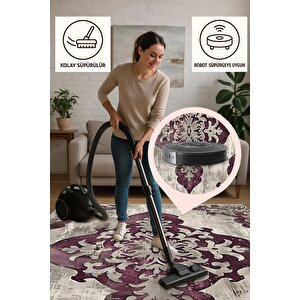 Klasik Motifli Modern Halı – Mor Ve Krem Tonlar – Gösterişli Desen, Makinede Yıkanabilir, Kaymaz Taban, Toz Tutmaz, Evcil Hayvan Dostu