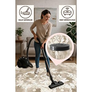 Klasik Damask Desenli Halı – Bej Ve Krem – Zamansız Asaletin Modern Yorumu, Makinede Yıkanabilir, Kolay Temizlenebilir, Kaymaz Taban, Pamuk Dokuma Taban, Evcil Hayvan Dostu