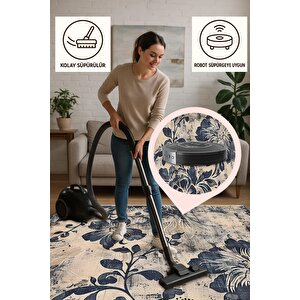 Klasik Çiçek Desenli Halı – Lacivert Ve Bej – Eskitme Görünümlü Floral Tasarım, Makinede Yıkanabilir, Kaymaz Ve İnce Tabanlı