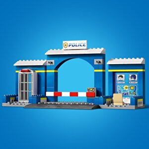 Lego City 60370 Polis Merkezi Takibi (172 Parça)