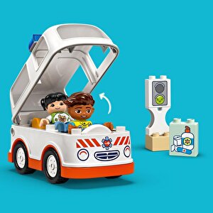Lego Duplo 10447 Ambulans Ve Sürücü (19 Parça)