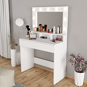 Li̇ght Makyaj Masasi