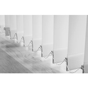 Beyaz Kumaş Dikey Perde  Döndürülebilen Tam Açık Ya Da Tam Kapalı   Kumaş Dikey 170x180 cm