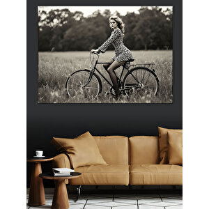Bisiklet Süren Kadın Dekoratif Kanvas - Mdf Ahşap Tablo 70x100 cm