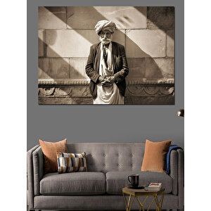Geleneksel Beyaz Kıyafetli Adam Dekoratif Kanvas - Mdf Ahşap Tablo 50x70 cm