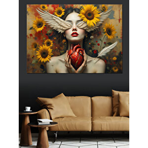 Elinde Kalp Tutan Kadın Dekoratif Kanvas - Mdf Ahşap Tablo 100x140 cm