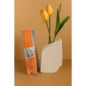 Beton Kitap Tututculu Vazo Antik Mısır Detaylı