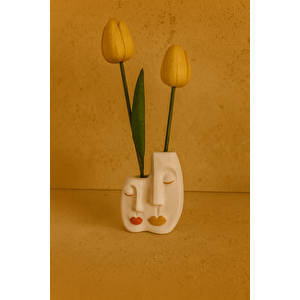 Evet Doğru, Aynısını Masaya Yerleştir