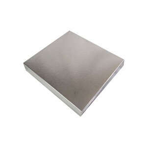 Karton Çikolata Kutusu 16 Lı Separatörlü 23.5 X 22.5 Cm   Gümüş