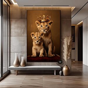 Kraliyet Aslan Ailesi Kanvas Tablosu – Altın Taçlı Aslanlar, Zarif Vahşi Yaşam Sanatı 50x70 cm