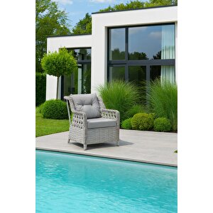 Ayaz 7 Kişilik Rattan Bahçe Oturma Grubu – 3+1+1 Koltuk, Cam Masa Ve 2 Puf Hediyeli