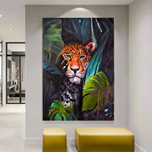 Yapraklar Arasında Boyanmış Leopar