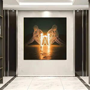 Burning Man Festivalinde Sırt Sırta Veren İki Kişi Tablosu, İçsel Çocuk Temalı Modern Sanat