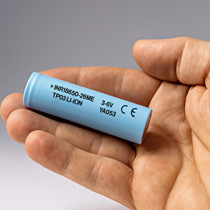 Açık Mavi Şarjlı Batarya Pil 3.6v 2600mah Li-ion Uzun Ömürlü Yüksek Kapasite Şarj Edilir 18650-26me